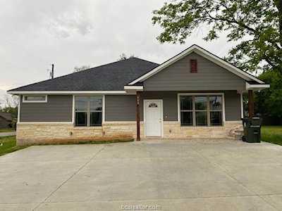 509 E Pruitt Bryan, TX 77803