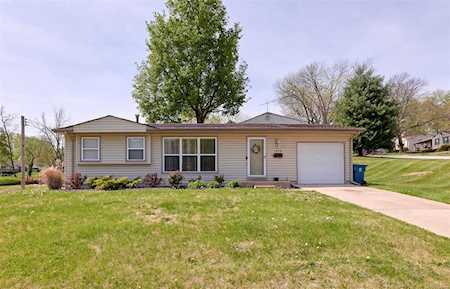 1572 Ville Rosa Ln Hazelwood, MO 63042