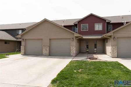 107 Emmett Trl Harrisburg, SD 57032