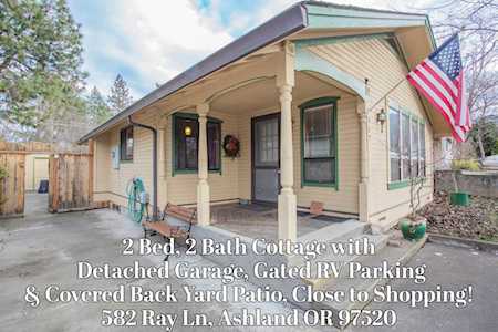 582 Ray Ln Ashland, OR 97520