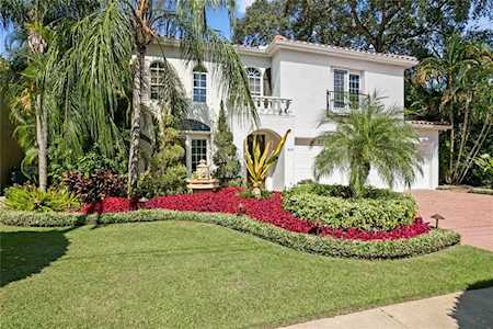3025 W Lawn Ave Tampa, FL 33611