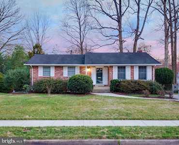 10227 Shiloh St Fairfax, VA 22030