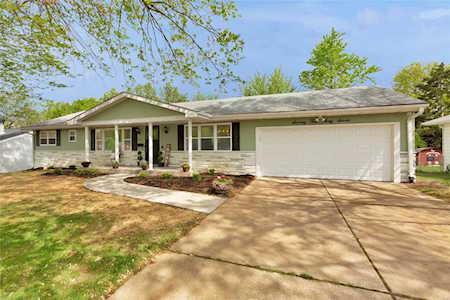 7437 Dalgren Dr St Louis, MO 63123