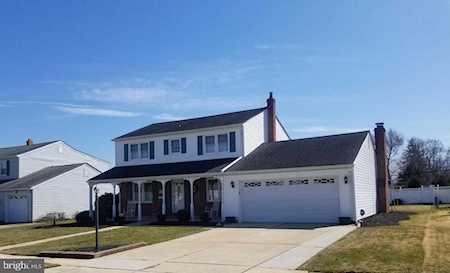 51 Lesley Ln New Castle, DE 19720