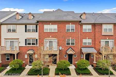 252 Wright St #79 Wixom, MI 48393