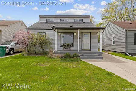28825 Maplewood St Garden City, MI 48135