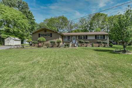 125 Roberta Dr Hendersonville, TN 37075