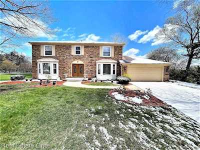 31184 Applewood Ln Farmington Hills, MI 48331