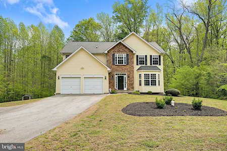 5960 Rosecroft Place Hughesville, MD 20637