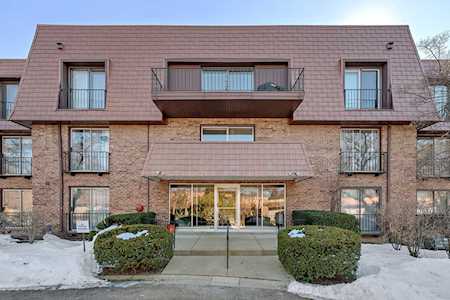 4000 Dundee Rd #101 Northbrook, IL 60062