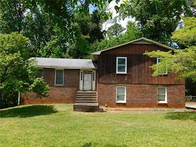 5483 Wydella Rd SW Lilburn, GA 30047