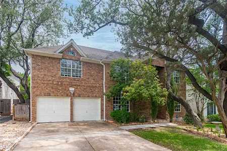 6915 Gentle Oak DR Austin, TX 78749
