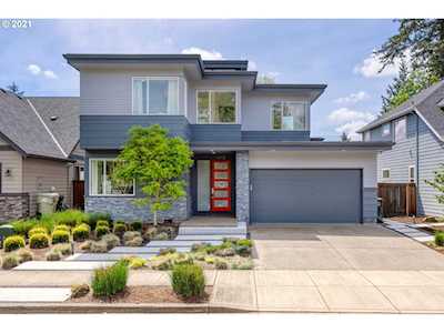 8842 NW Kearney St Portland, OR 97229