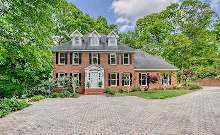 640 Valley Hall Dr Sandy Springs, GA 30350
