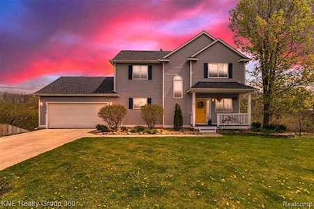 2612 Circle Pine Crt Howell, MI 48843