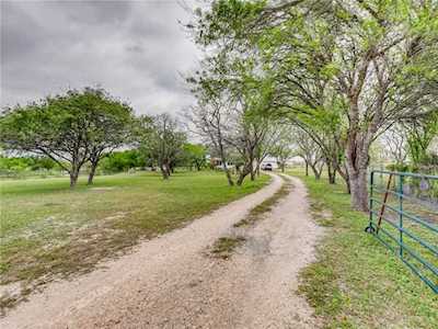 3004 Turnersville RD Buda, TX 78610