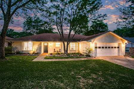 833 Yellowstone Drive Grapevine, TX 76051