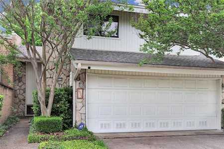 2973 Country Place Circle Carrollton, TX 75006
