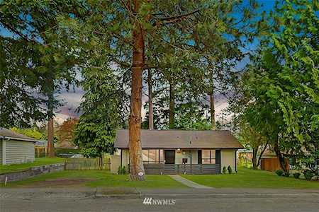22807 55th Ave W Mountlake Terrace, WA 98043