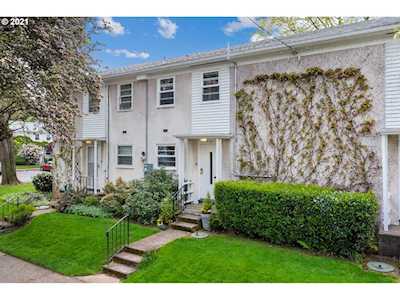 6724 NE Hancock St Portland, OR 97213