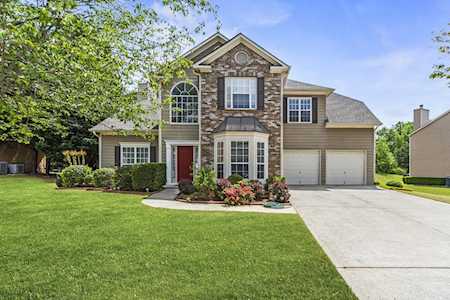 2961 Belfaire Lake Dr Dacula, GA 30019