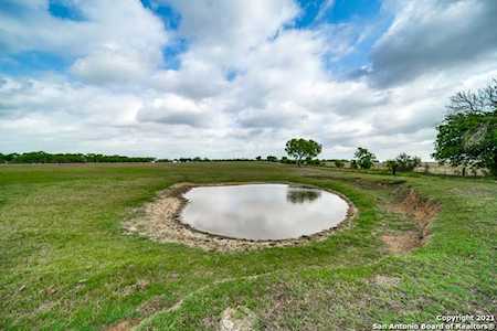 343 County Road 359 La Vernia, TX 78121