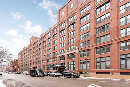 411 W Ontario St #204 Chicago, IL 60654