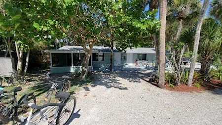 5040 N Beach Rd #7 Englewood, FL 34223