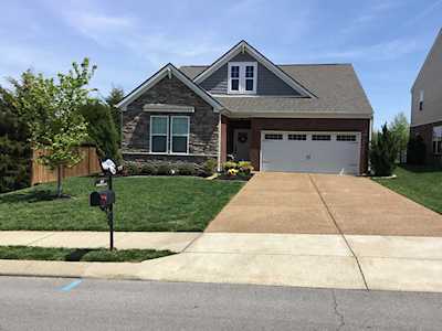 611 Foster Ln Mount Juliet, TN 37122