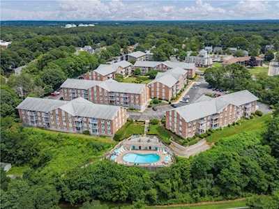25 Bullocks Point Ave #7C East Providence, RI 02915