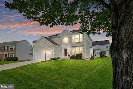 4715 Queens Grove St White Plains, MD 20695