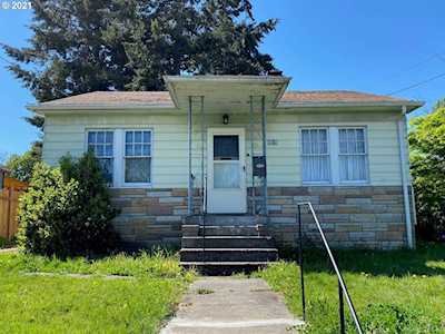 6215 NE 11th Ave Portland, OR 97211