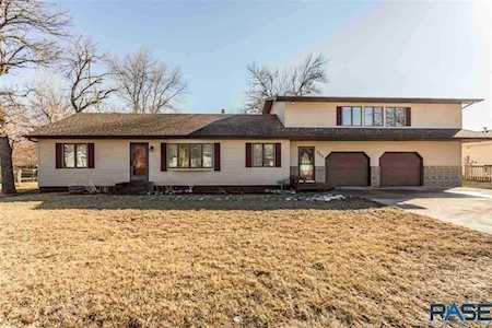 717 W 2Nd Ave Lennox, SD 57039