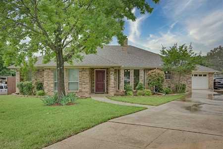 5108 Misty Wood Drive Arlington, TX 76017