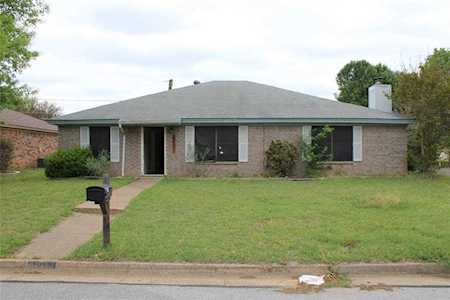 6231 Hott Springs Drive Arlington, TX 76001