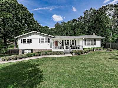 218 King Arthur Dr Woodstock, GA 30189
