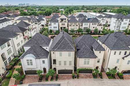 1811 Wrenwood Lakes Houston, TX 77043
