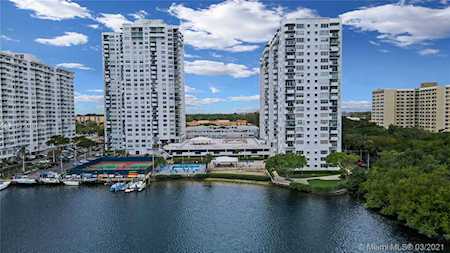 2780 NE 183rd St #816 Aventura, FL 33160