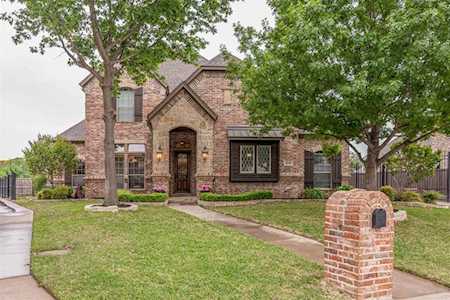 608 Hickory Court Hurst, TX 76054