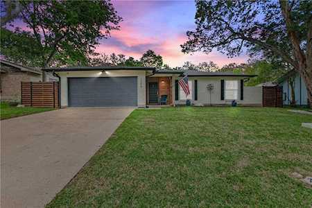 7205 Twisted Oaks DR Austin, TX 78745