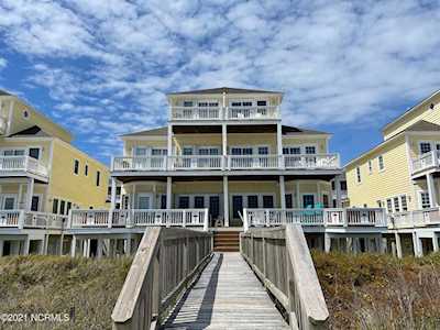 868 Villas Drive North Topsail Beach, NC 28460