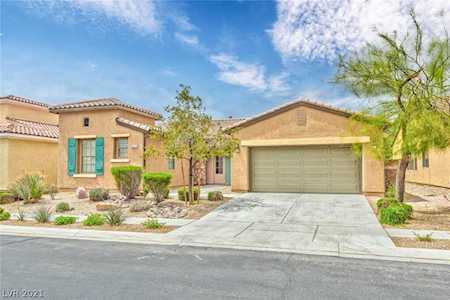 8117 Meadow Falls St Las Vegas, NV 89085