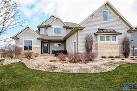 2304 S Durango Dr Sioux Falls, SD 57110