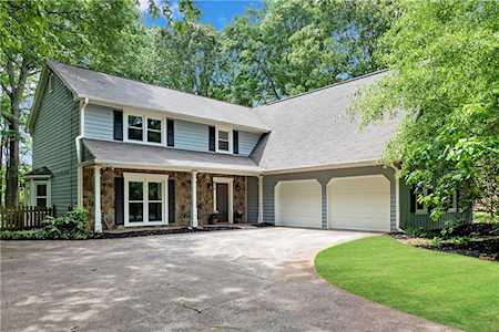 270 Hollyridge Way Roswell, GA 30076