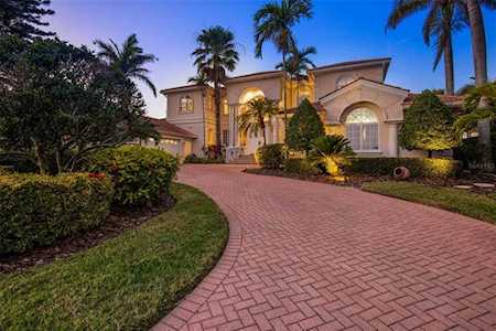 699 Key Royale Dr Holmes Beach, FL 34217