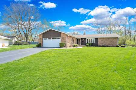 5 Koloff Ct Woodridge, IL 60517