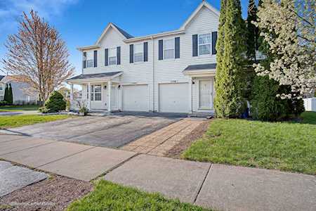 2504 Eldorado Ln Naperville, IL 60564