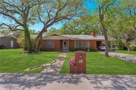 402 Briarwood ST Round Rock, TX 78681