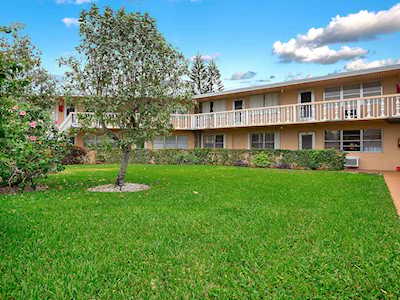 68 Berkshire C West Palm Beach, FL 33417