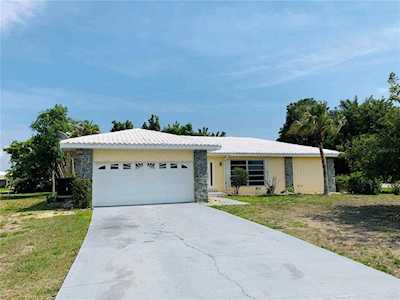 900 Lassino Ct Punta Gorda, FL 33950